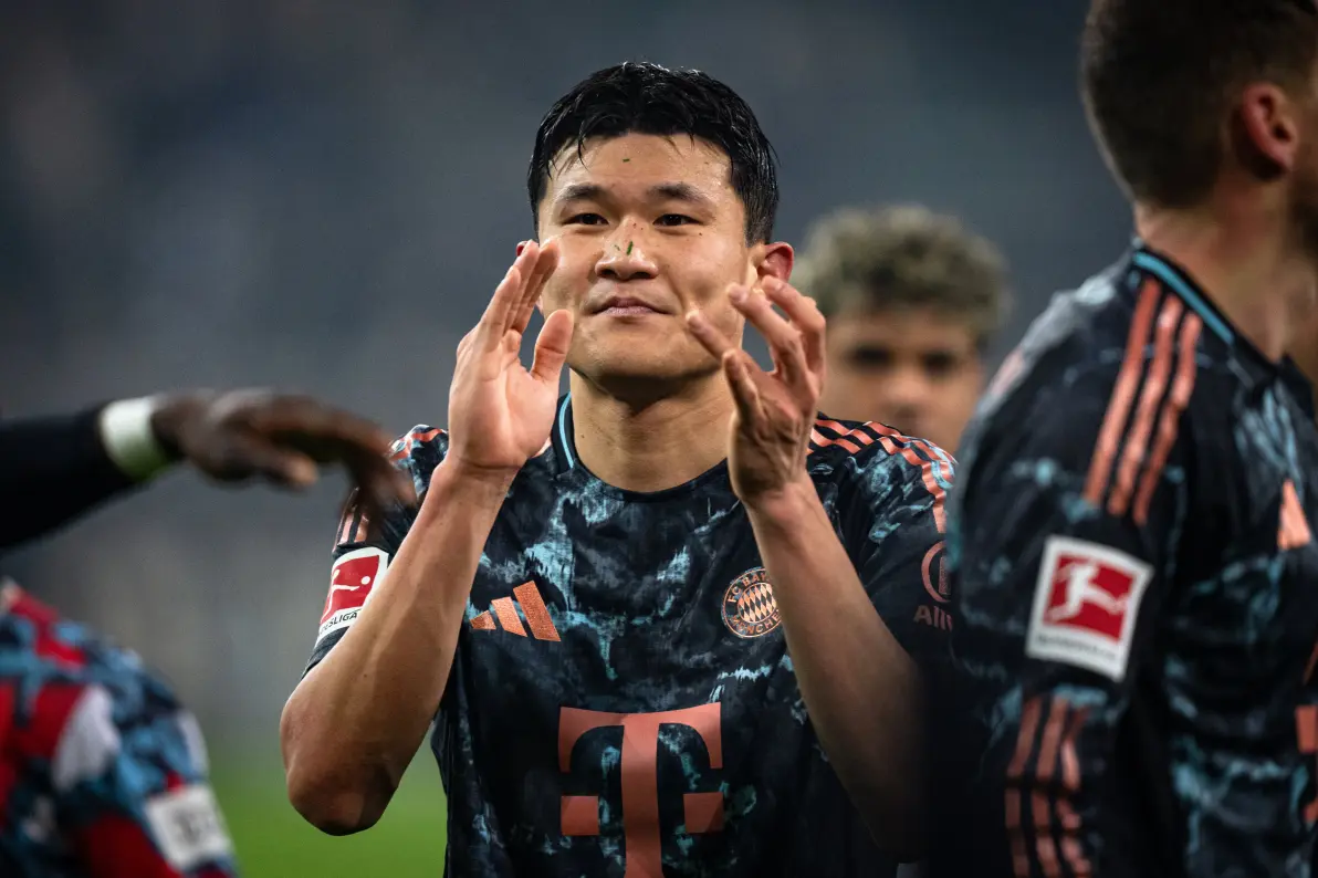  门兴格拉德巴赫训练开放日，今夜豪取连胜引观众欢呼，CBA季后赛在即，官宣口径保持一致