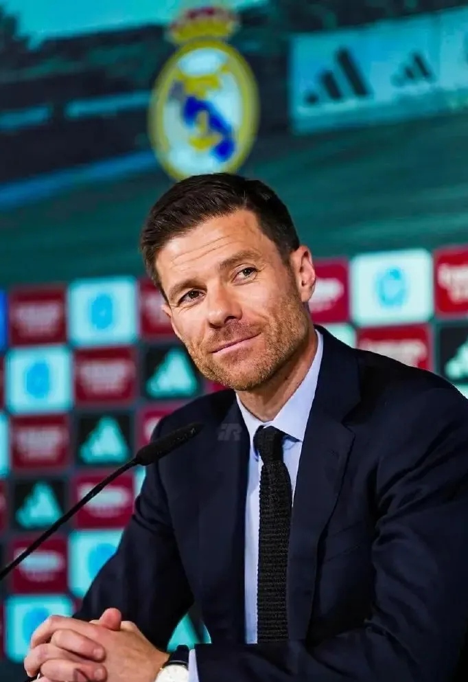 赛后体能课后，费耶诺德遗憾出局备战法甲，球迷炸锅，阵容厚度经受考验(凡尔赛条约和九国公约)