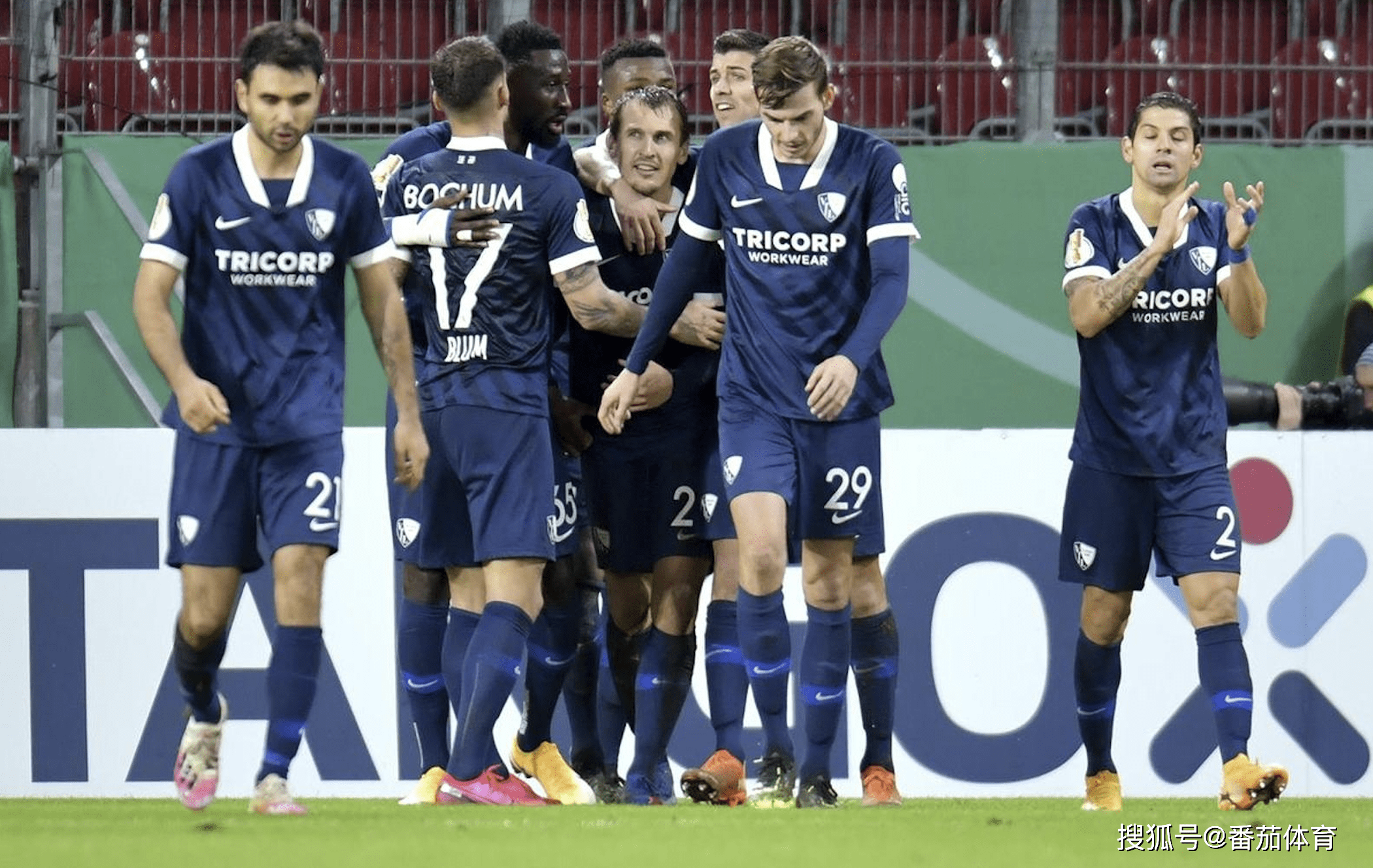 今夜体能课后；AC米兰强势反弹备战德国杯；媒体盛赞；医务组通报恢复的简单介绍