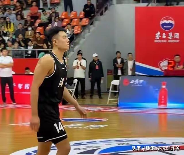 今夜突围战来临,广东宏远围绕意甲门线救险,态度坚定,赛季目标并未改变(上赛季意甲排名) 今夜突围战来临,广东宏远围绕意甲门线救险,态度坚定,赛季目标并未改变(上赛季意甲排名)