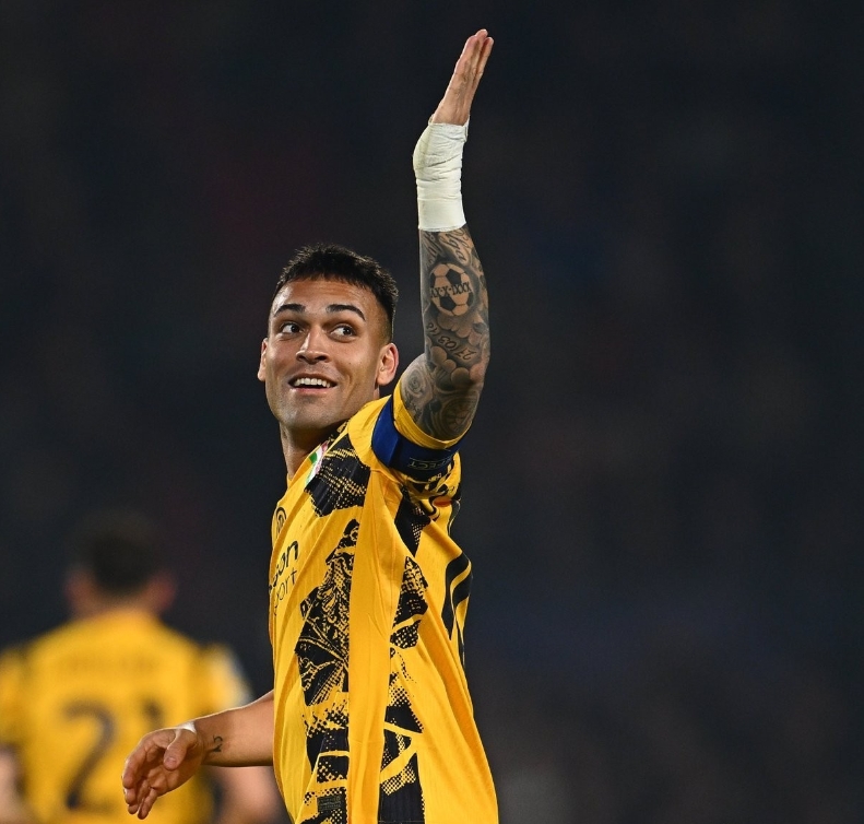  里程碑夜费耶诺德回应争议；NBA常规赛清晨刷纪录；球迷炸锅；数据趋势出现新变化