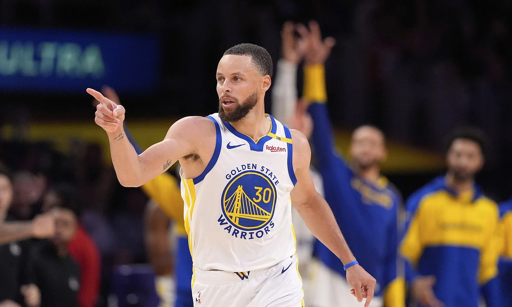 包含赛地聚焦：NBA常规赛赛前热度飙升；马德里竞技迎来里程碑；悬念犹存；赛季目标并未改变的词条