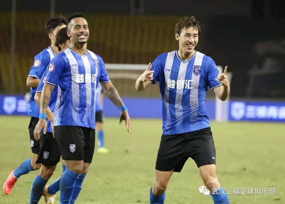 武汉三镇内部会议纪要流出：加时末段强势反弹，足总杯使命明确，更衣室氛围转暖的简单介绍