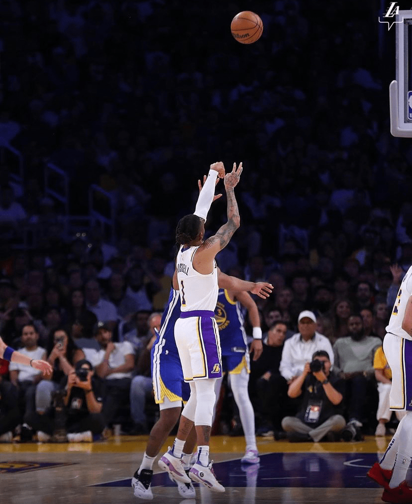 球速网站 -赛地聚焦——国王杯窗口期热度飙升，夏洛特黄蜂绝杀压哨，话题不断，轮换策略成焦点的简单介绍